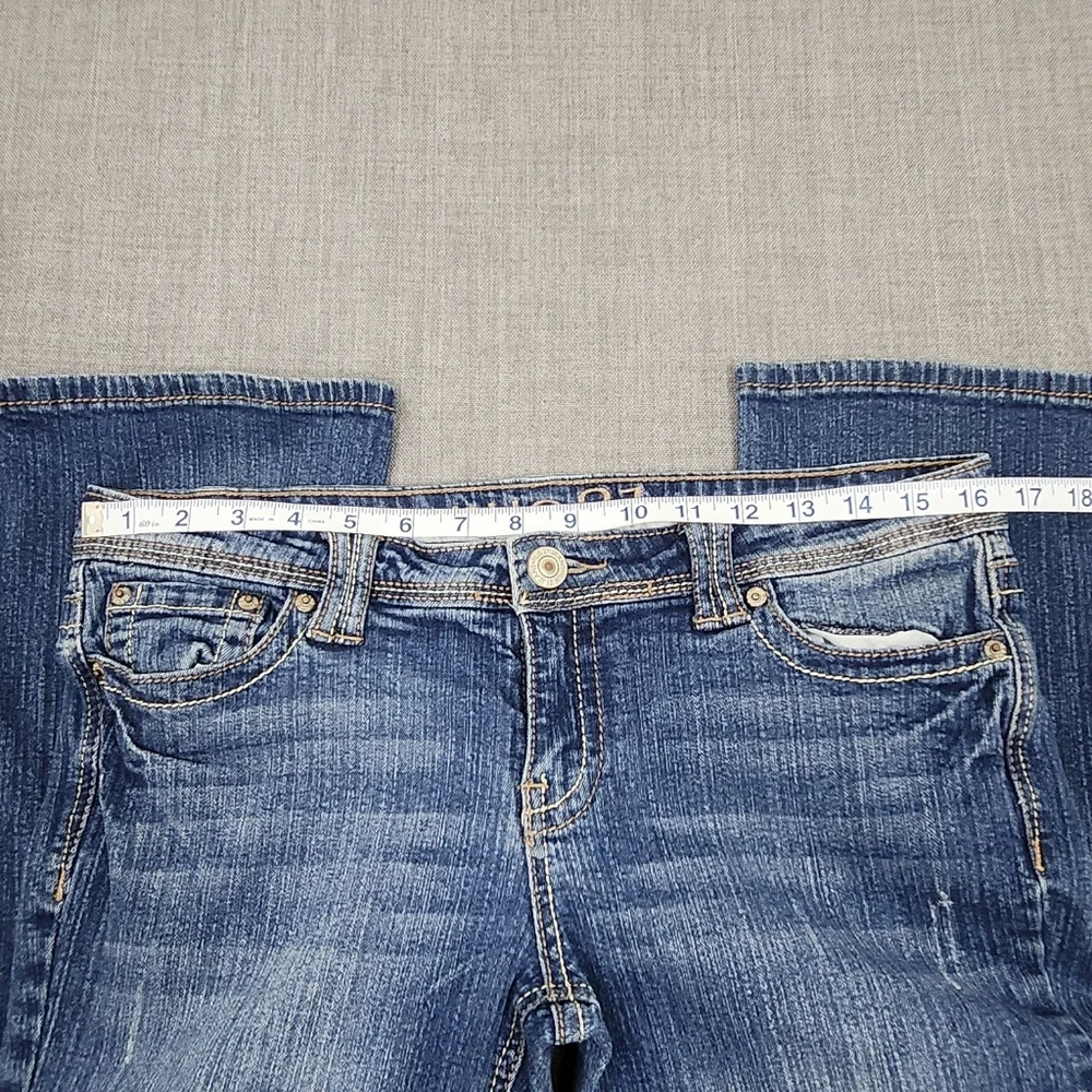 Rue21 Slim Boot Medium Wash Denim Jeans. Size 9/10 R - Picture 5 of 10